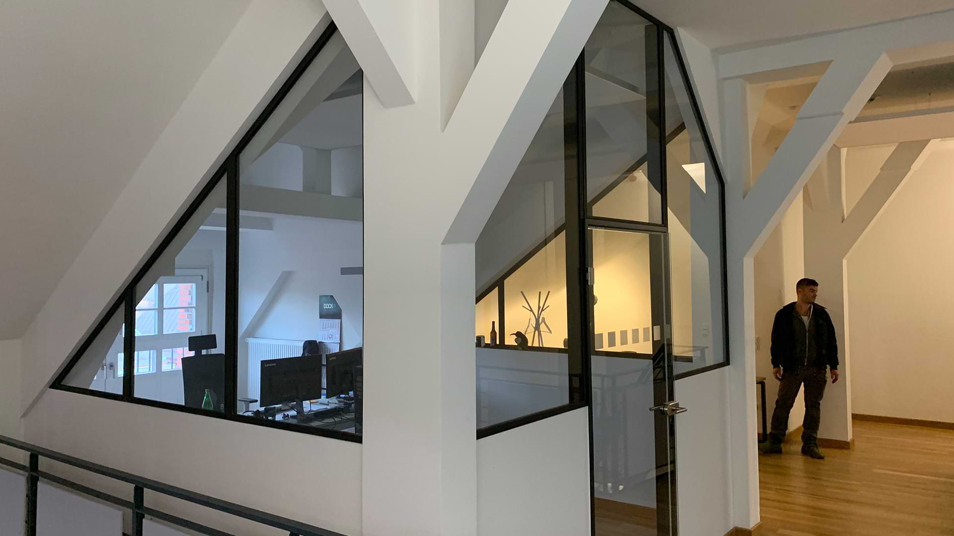 Galerie aus Holz und Stahl im Bestand – Projekt Speicherstadt